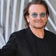 Imagen para el artículo titulado Bono pide perdón por el disco de U2 que se incluía en el iPhone en 2014